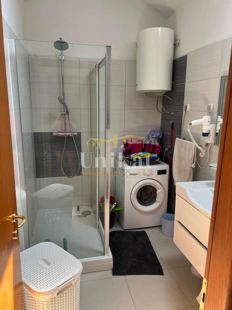 Dvosobno stanovanje v Vabrigi - pogled na morje